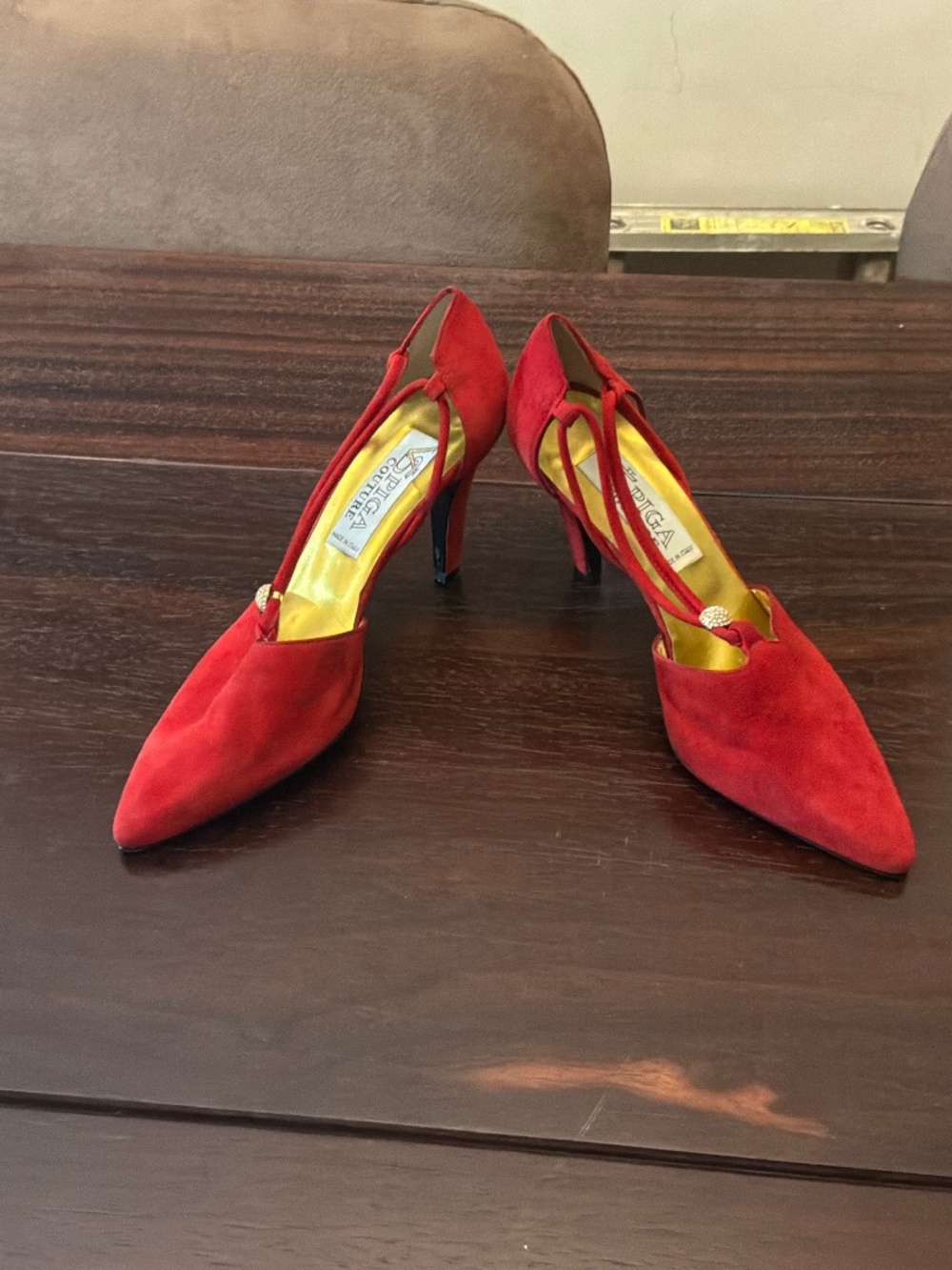 Vspiga couture Red suede kitten heels new